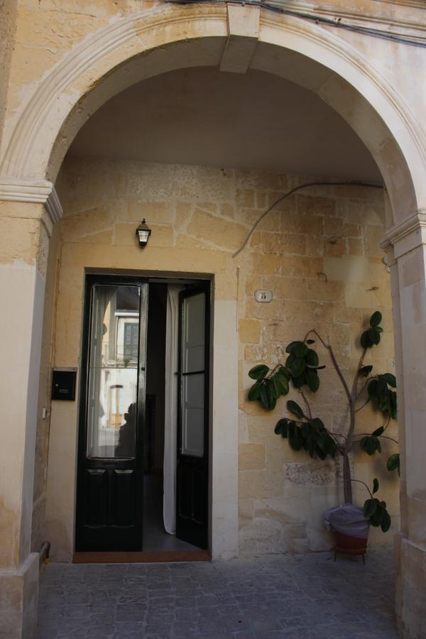 Piazzetta Acquaviva Apartment Lecce Luaran gambar